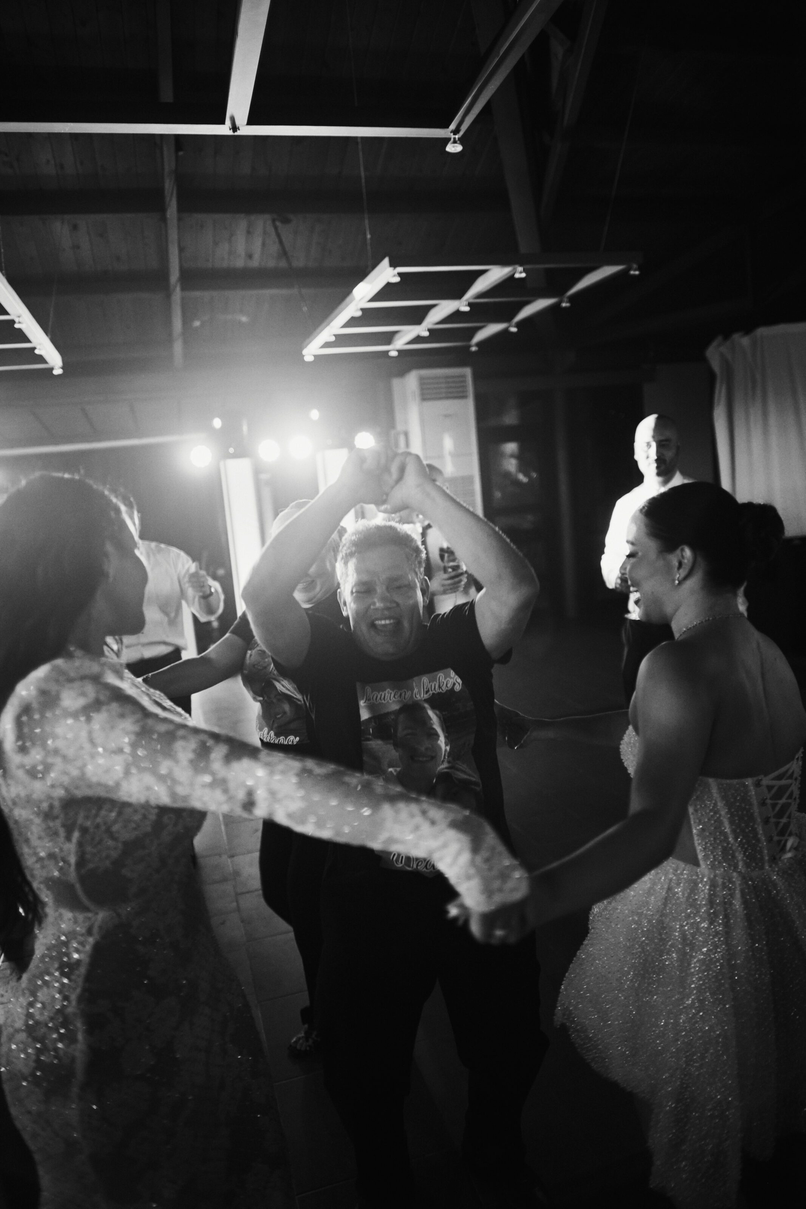 Wedding photographer Barcelona Bridal avenue