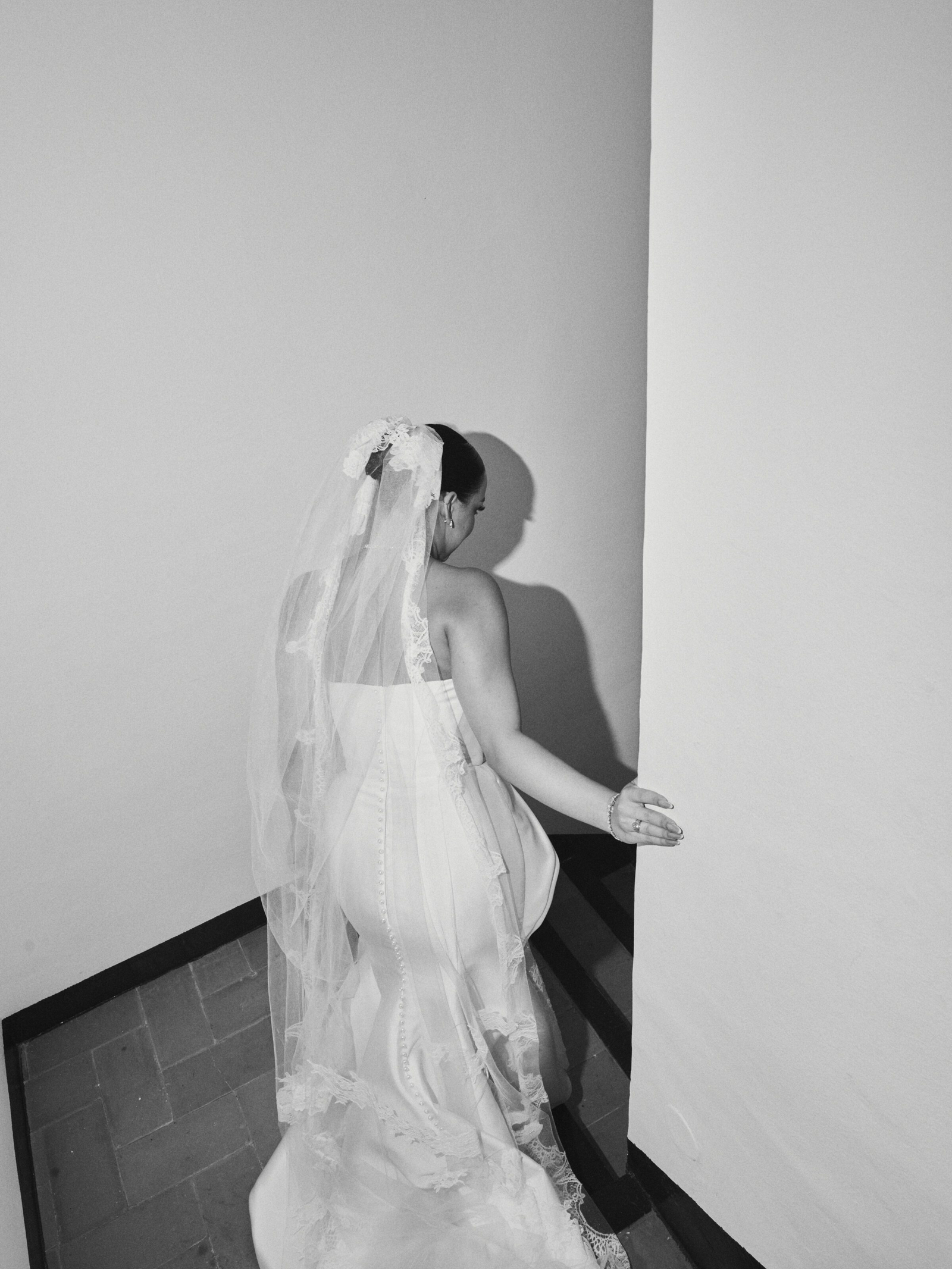 Wedding photographer Barcelona Bridal avenue