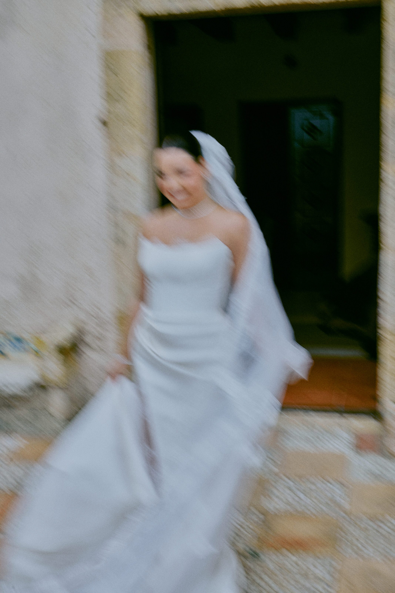 Wedding photographer Barcelona Bridal avenue