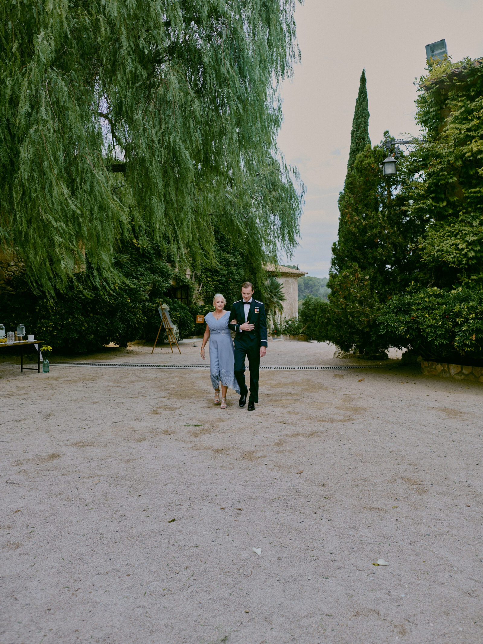 Wedding photographer Barcelona Bridal avenue