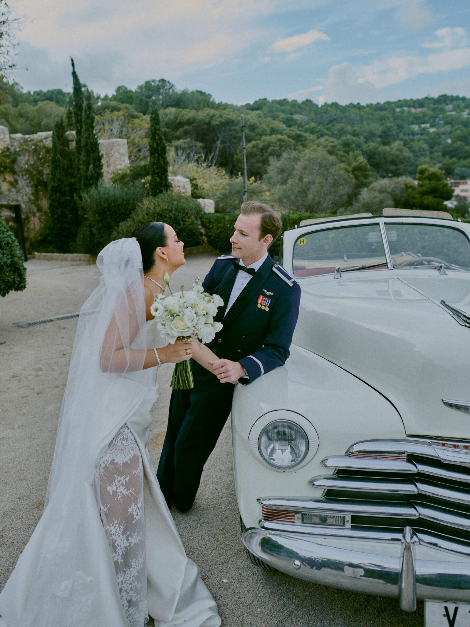 Wedding photographer Barcelona Bridal avenue