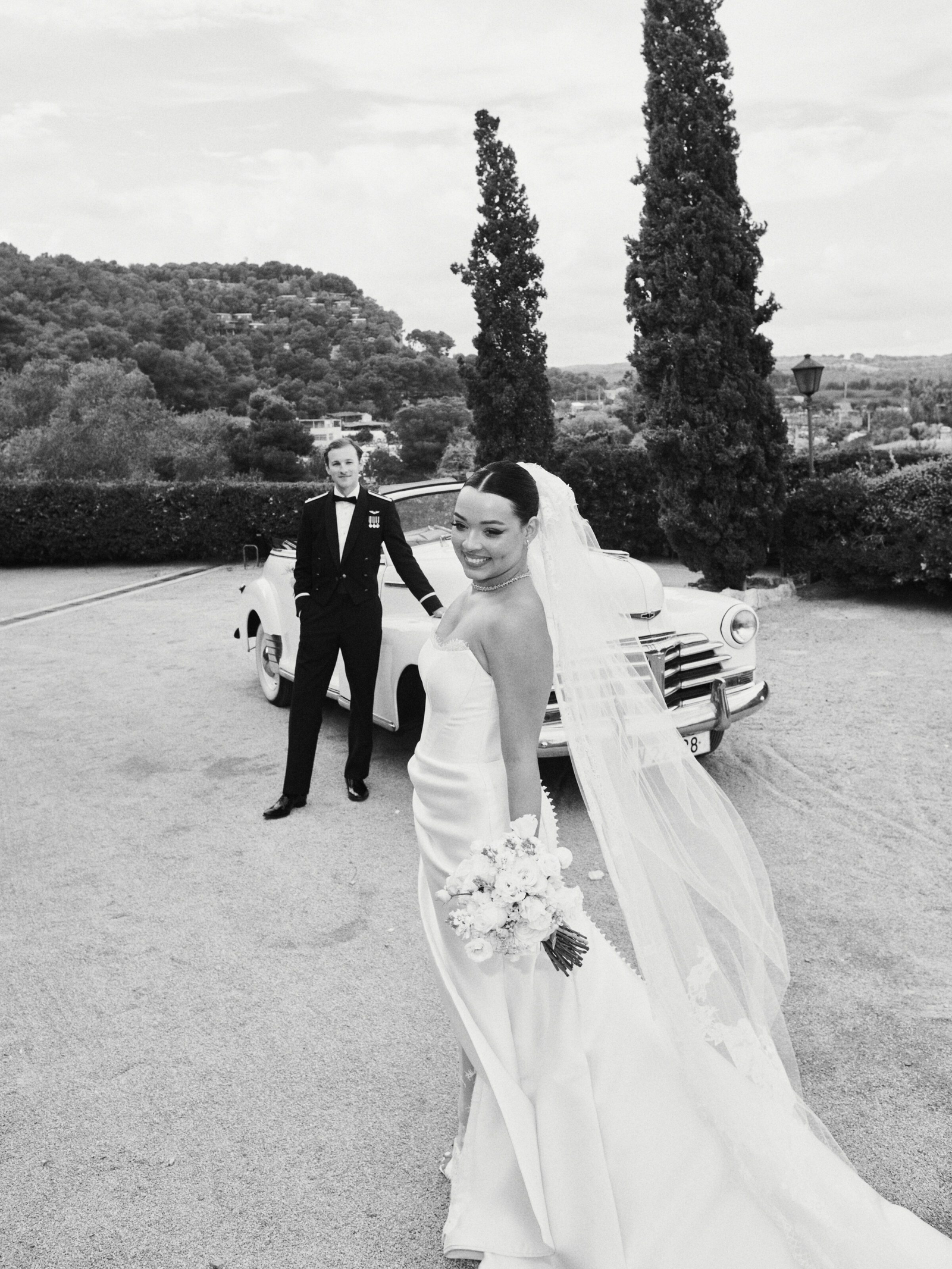 Wedding photographer Barcelona Bridal avenue