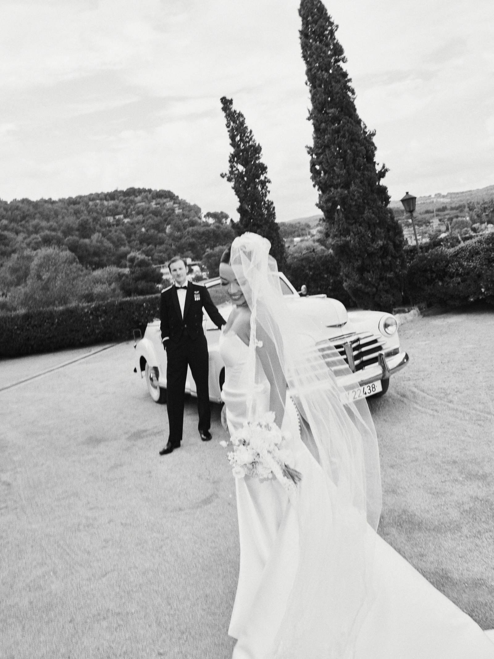 Wedding photographer Barcelona Bridal - photos with bridal dress
