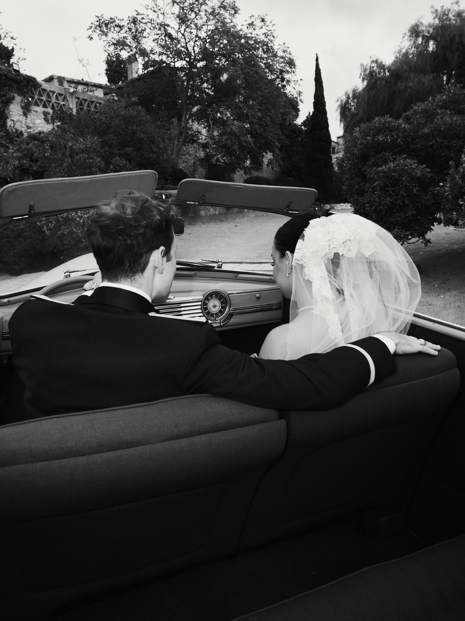 Wedding photographer Barcelona Bridal avenue