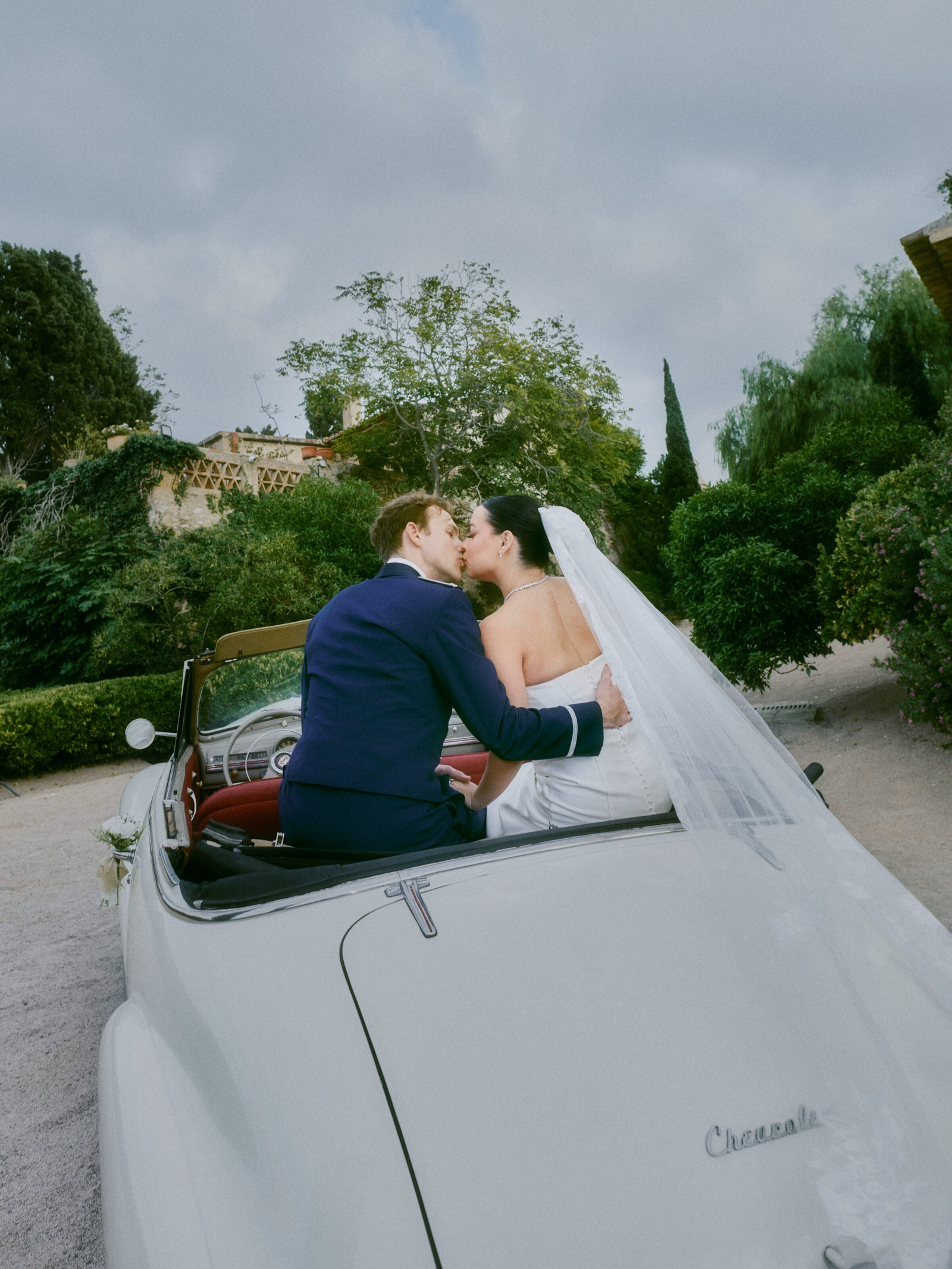 Wedding photographer Barcelona Bridal avenue