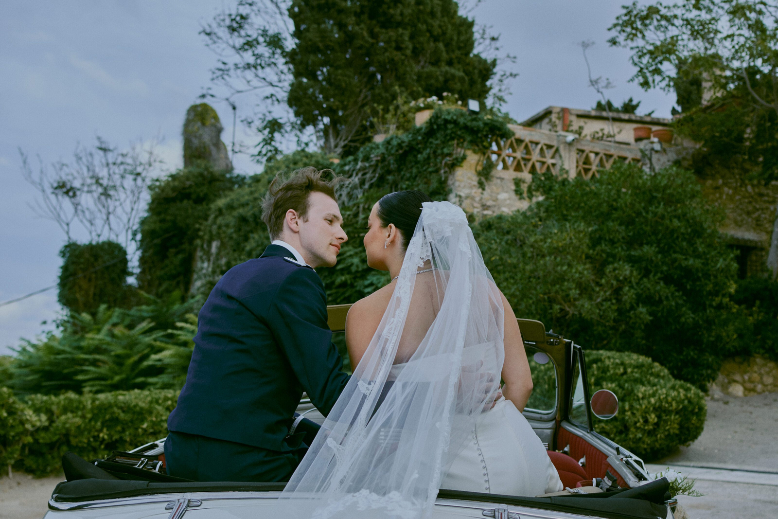 Wedding photographer Barcelona Bridal avenue