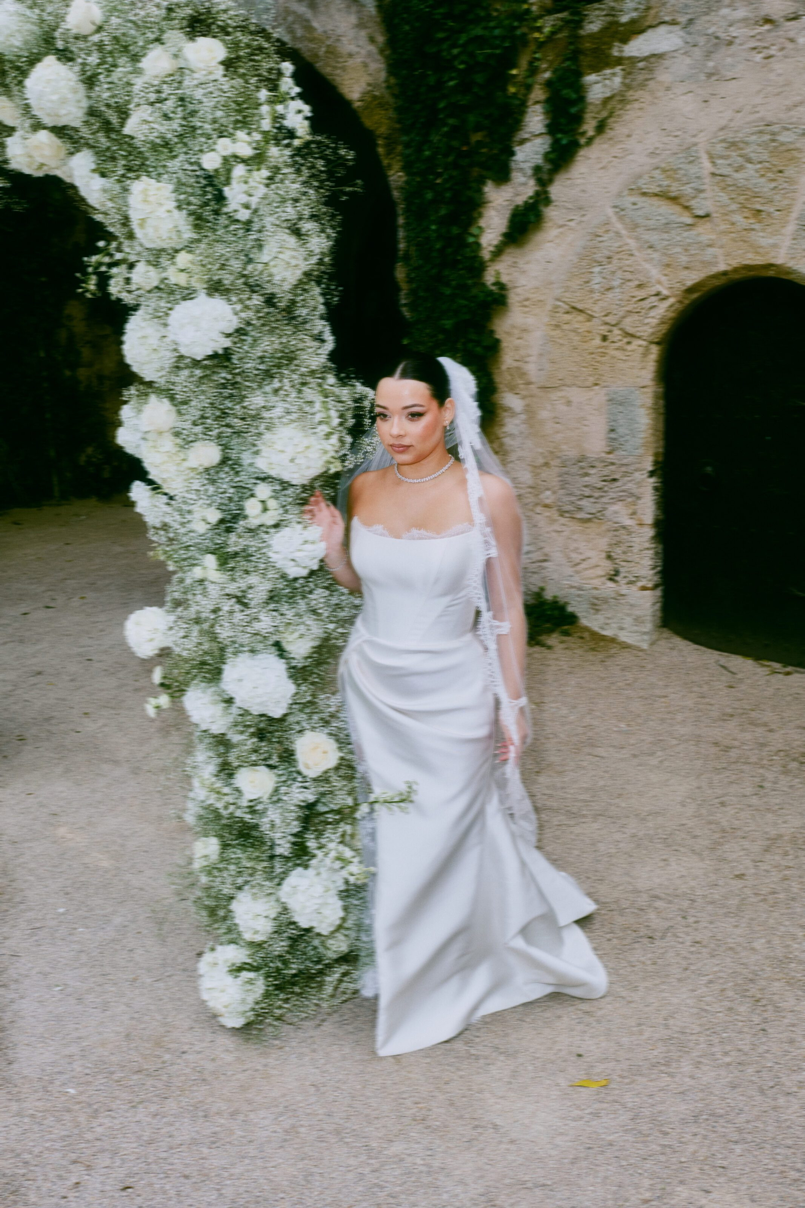 Wedding photographer Barcelona Bridal - photos with bridal dress