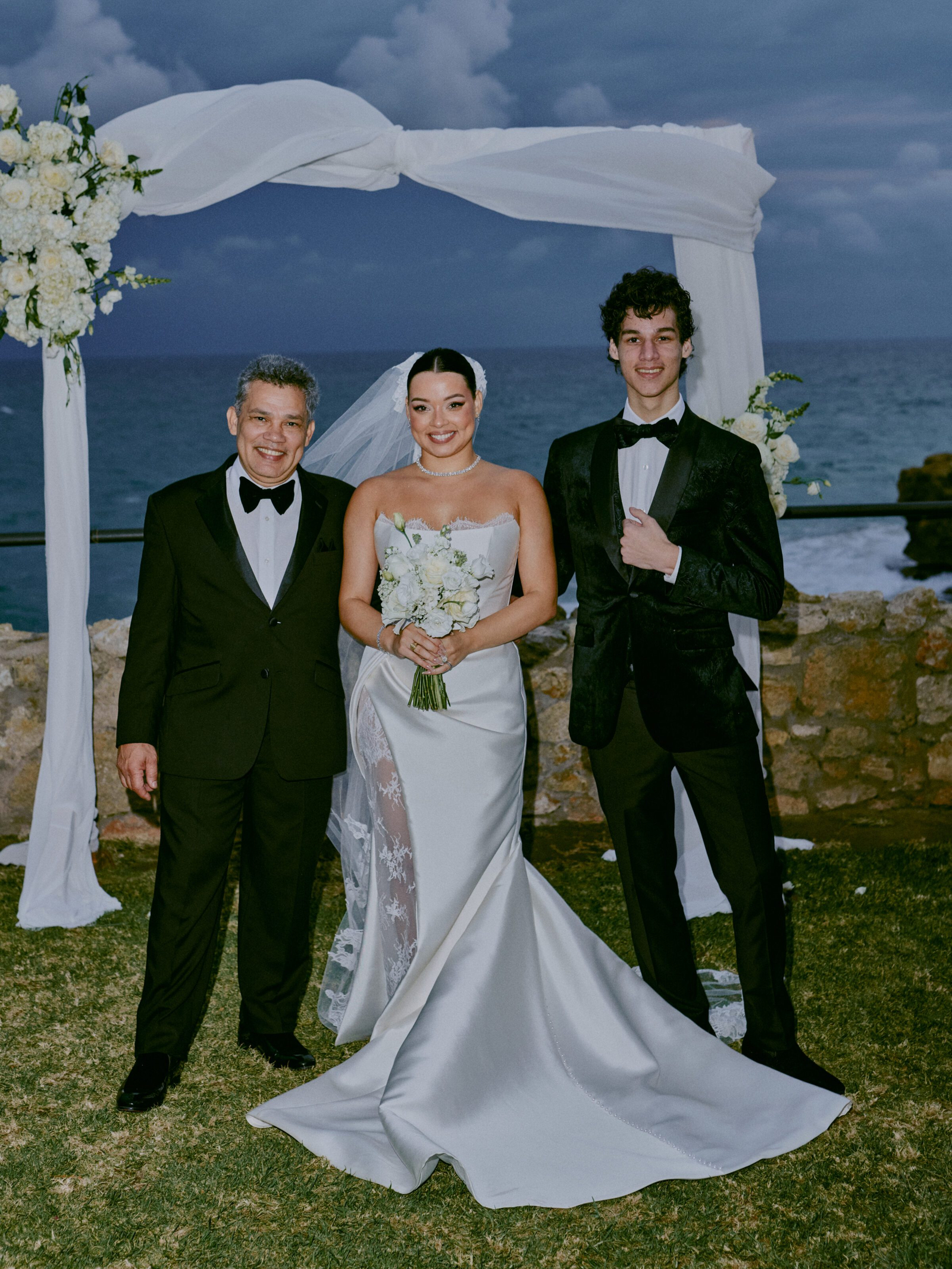 Wedding photographer Barcelona Bridal avenue