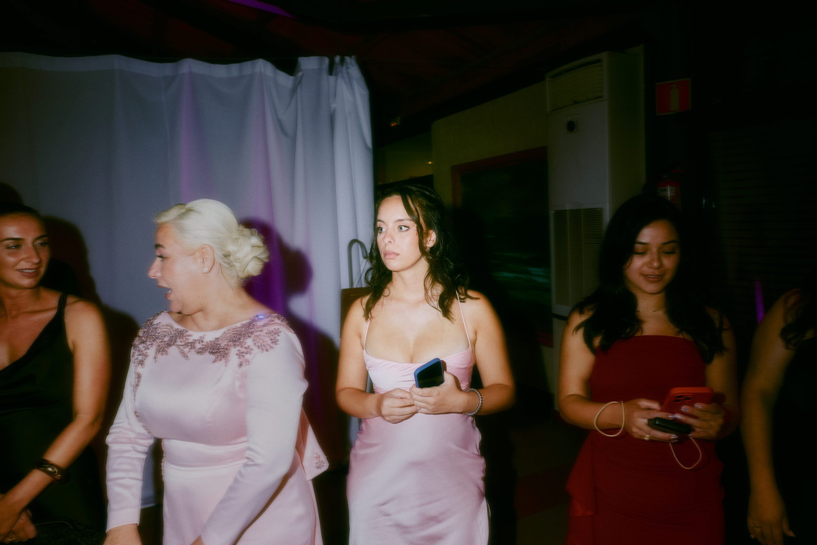 Wedding photographer Barcelona Bridal avenue