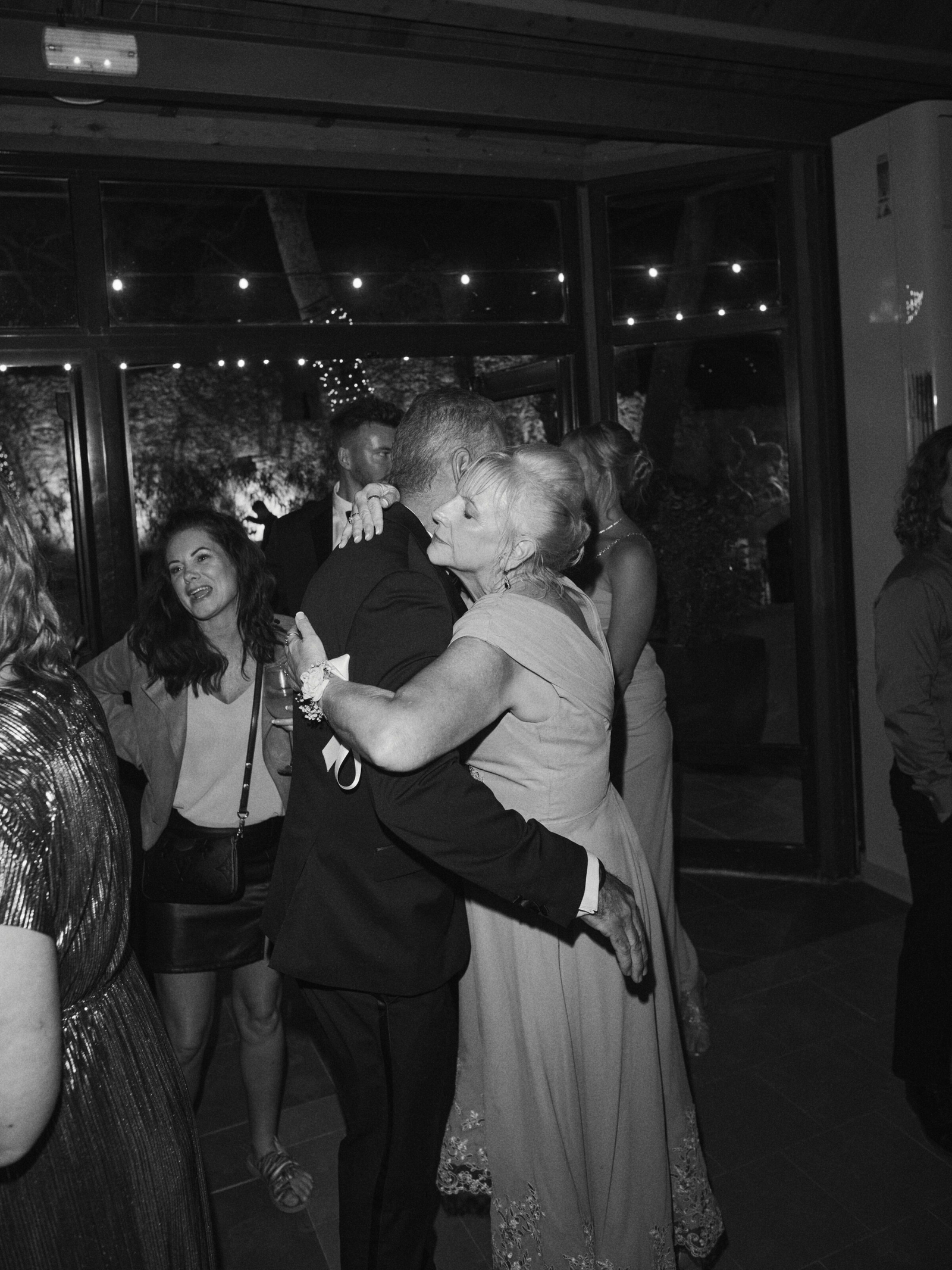 Wedding photographer Barcelona Bridal avenue