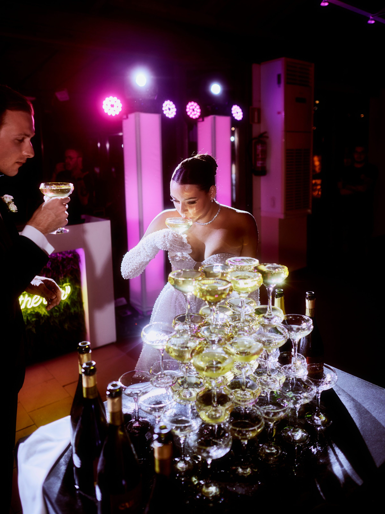 Wedding photographer Barcelona Bridal - photos with bridal dress