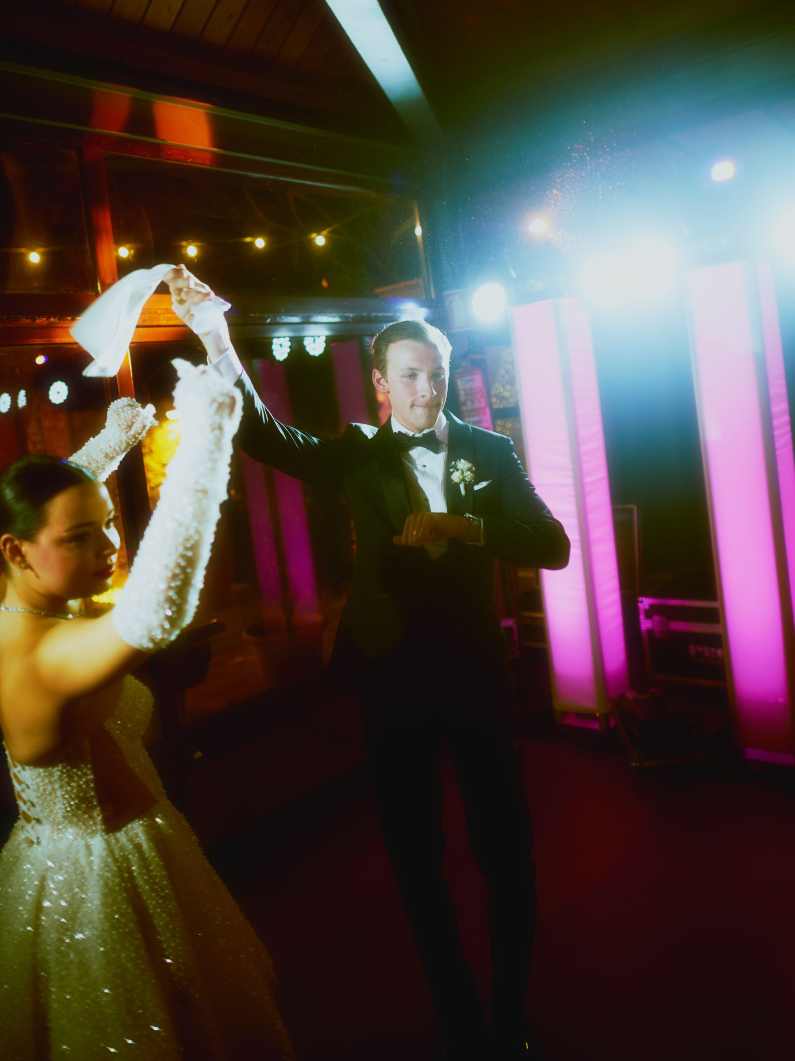 Wedding photographer Barcelona Bridal avenue